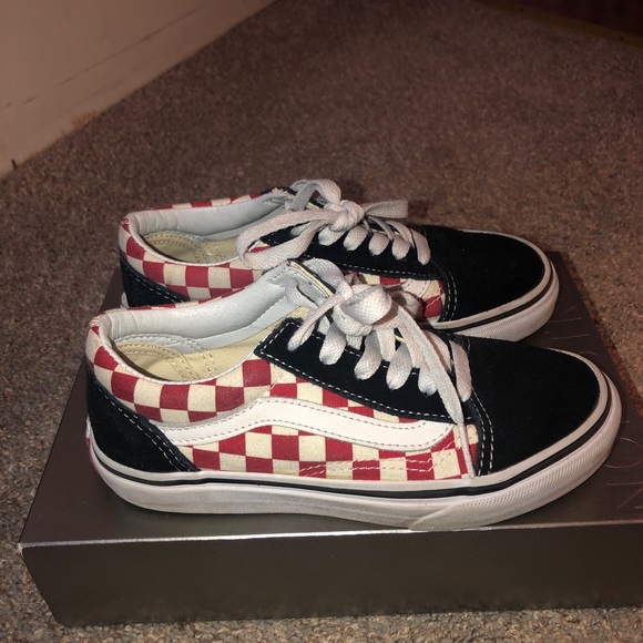girls red checkered vans